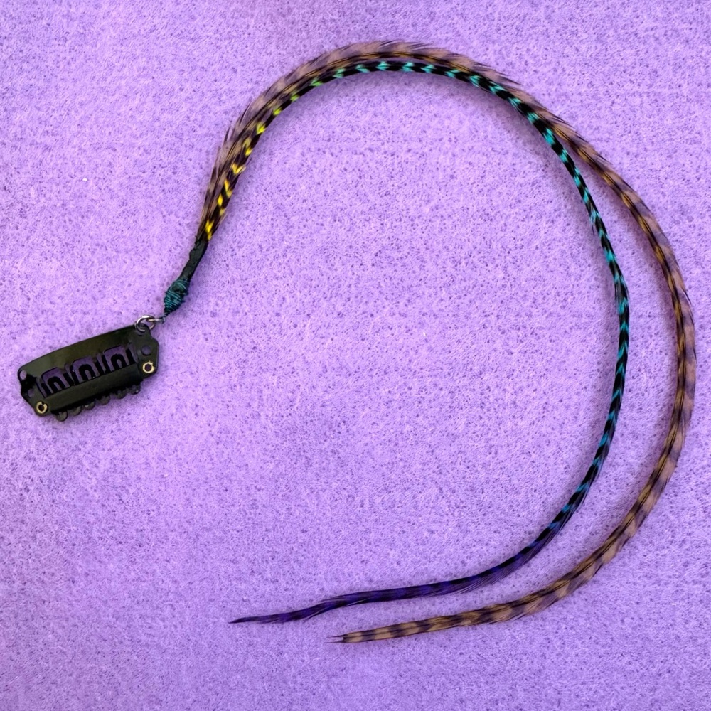 Clip-in Feather Hair Extension. Excellent Condition. #actuallyhandmade